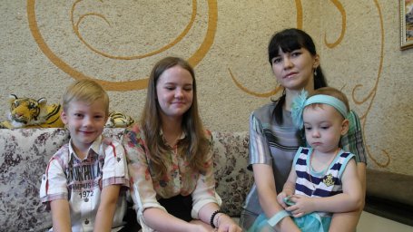 Волгоградские многодетные семьи получают материальную помощь к 1 сентября