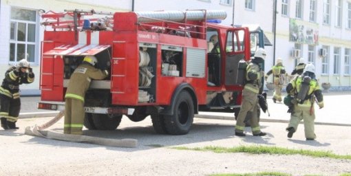 «Горячий» денёк выдался у киквидзенских пожарных