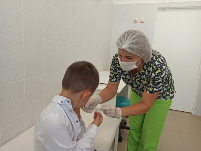 В школах и детсадах Волгоградской области стартовала прививочная кампания от гриппа