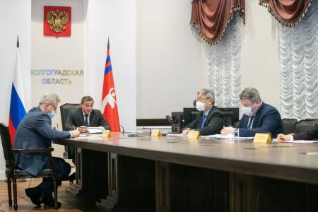 Андрей Бочаров рекомендовал по максимуму перевести сотрудников на «удаленку»
